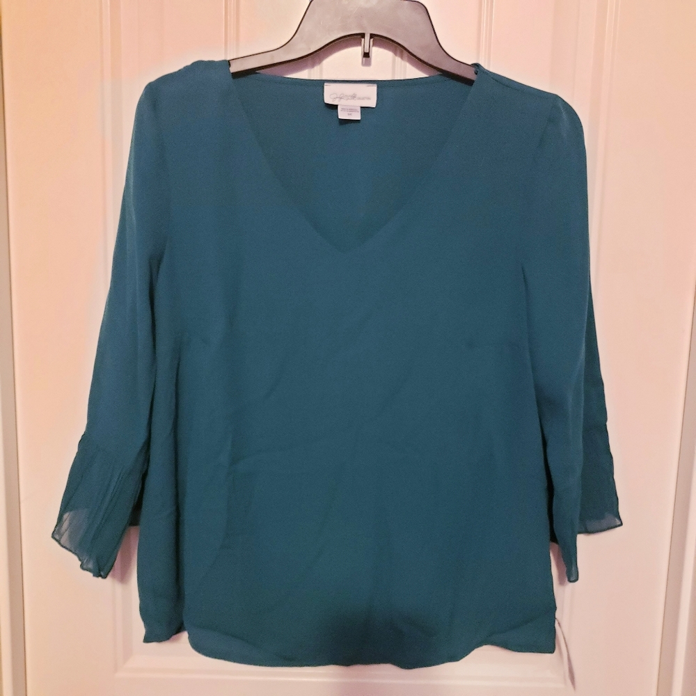NWT Green V-neck Blouse